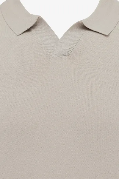 No button polo beige