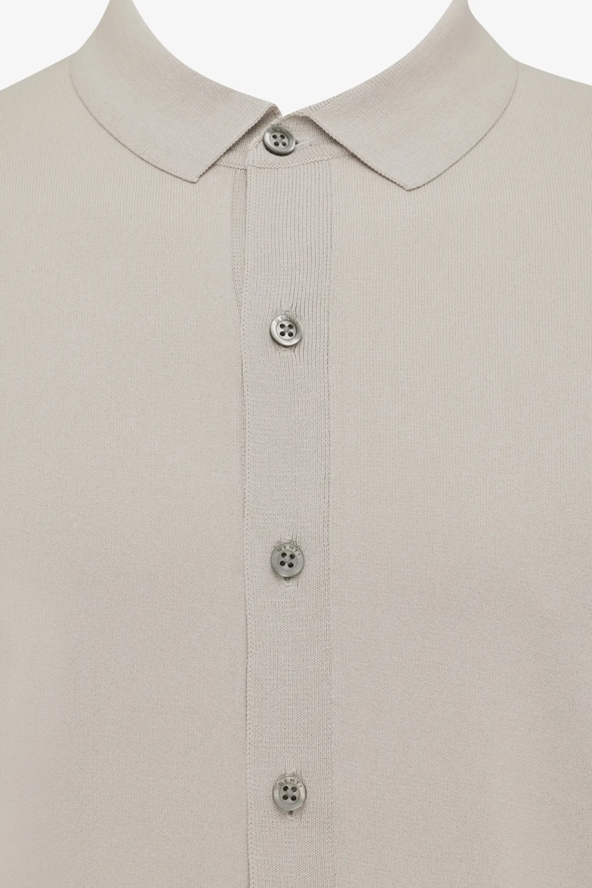 Polo 8 button beige