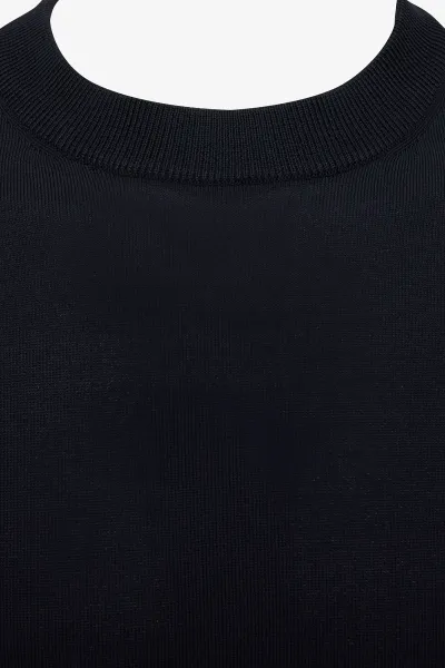 Round neck | Cool dry