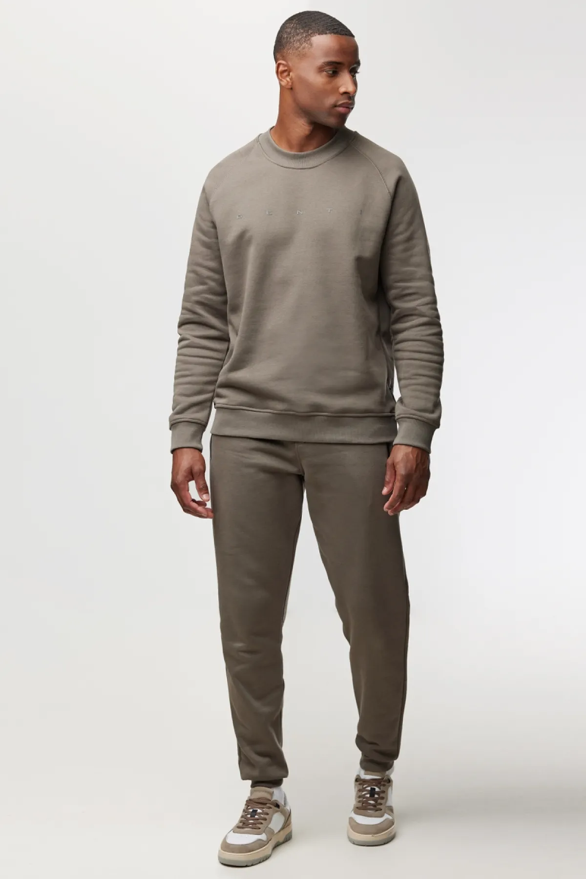 Basic Sweater | Bruin