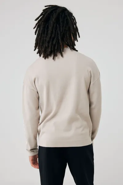 Monogram crewneck logo | Beige