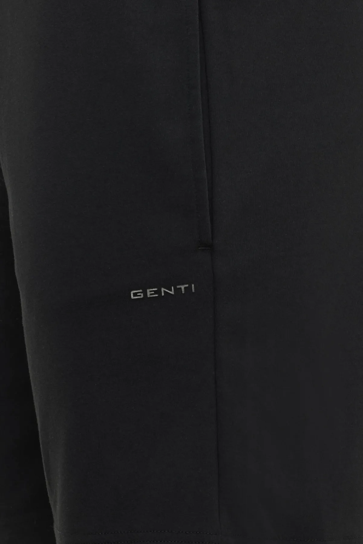 Tech Sweatshort | Zwart