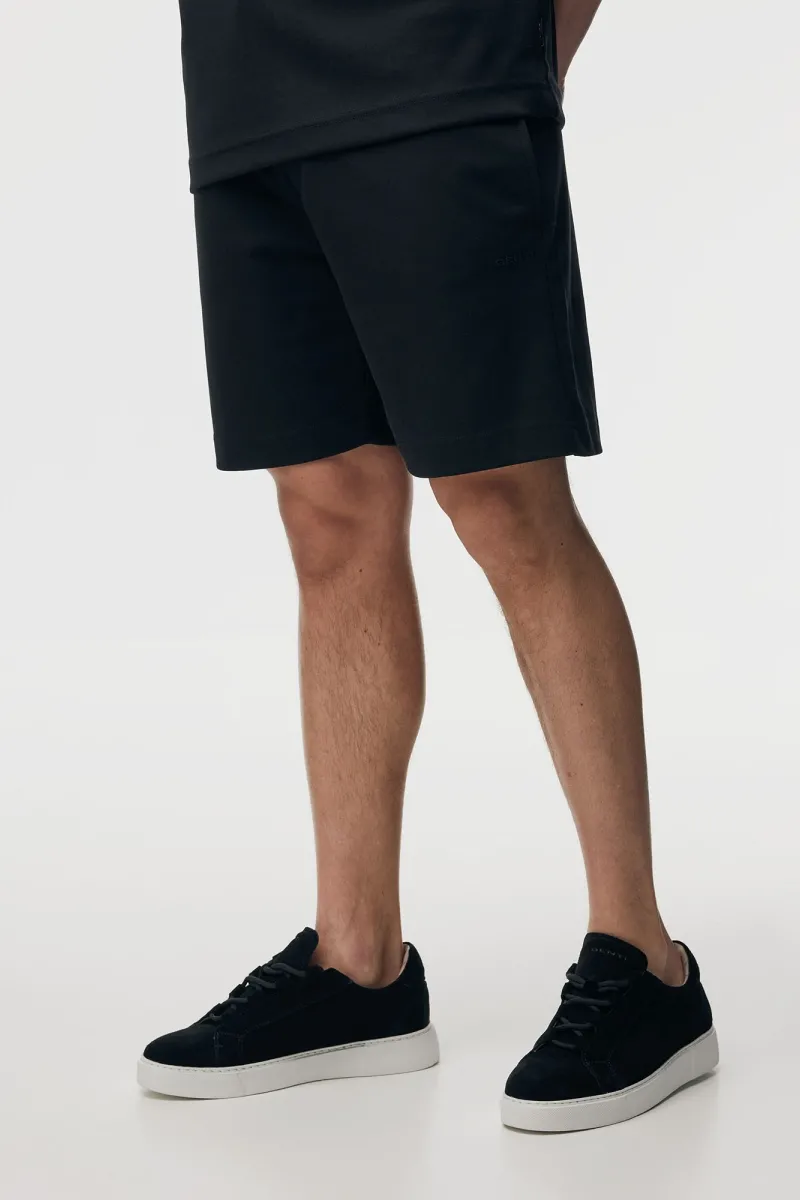 Tech Sweatshort | Zwart