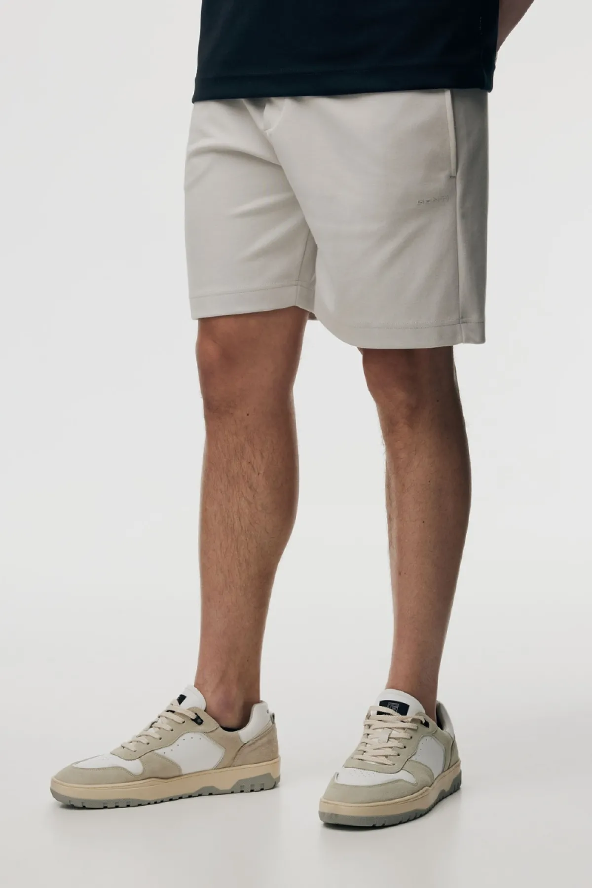 Tech Sweatshort | Off-white