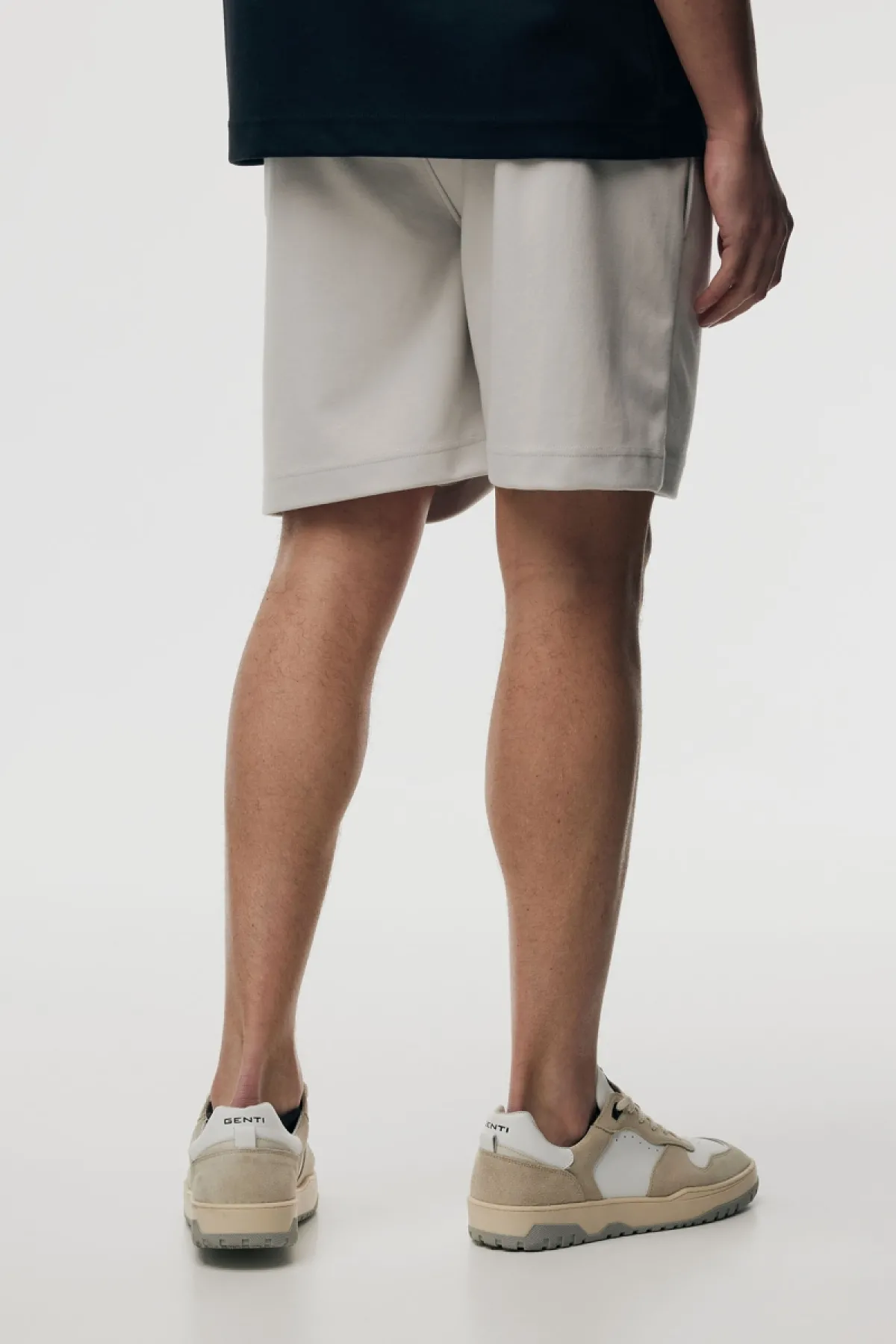 Tech Sweatshort | Off-white