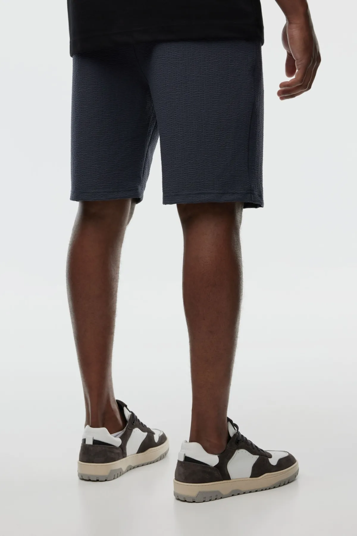 Monogram Short | Donkergrijs