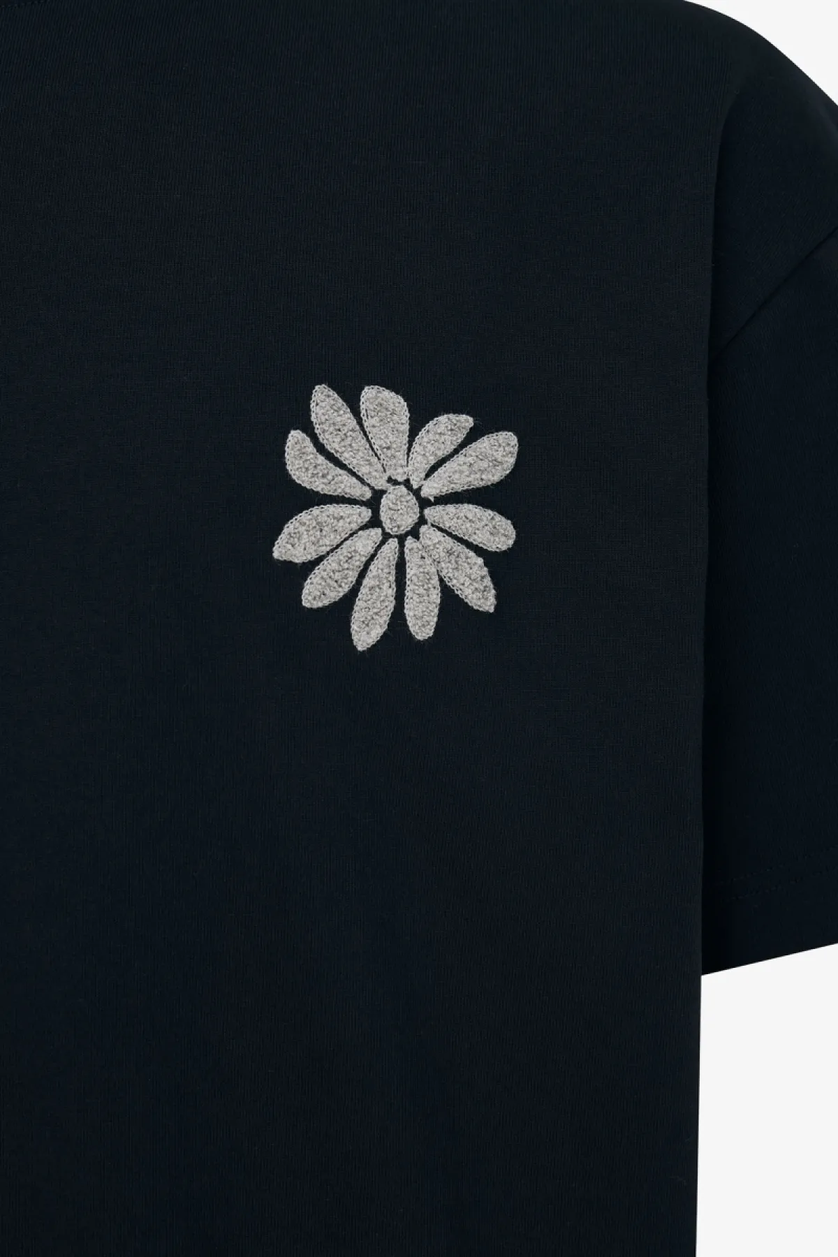 Floral Embroidery T-shirt | Zwart