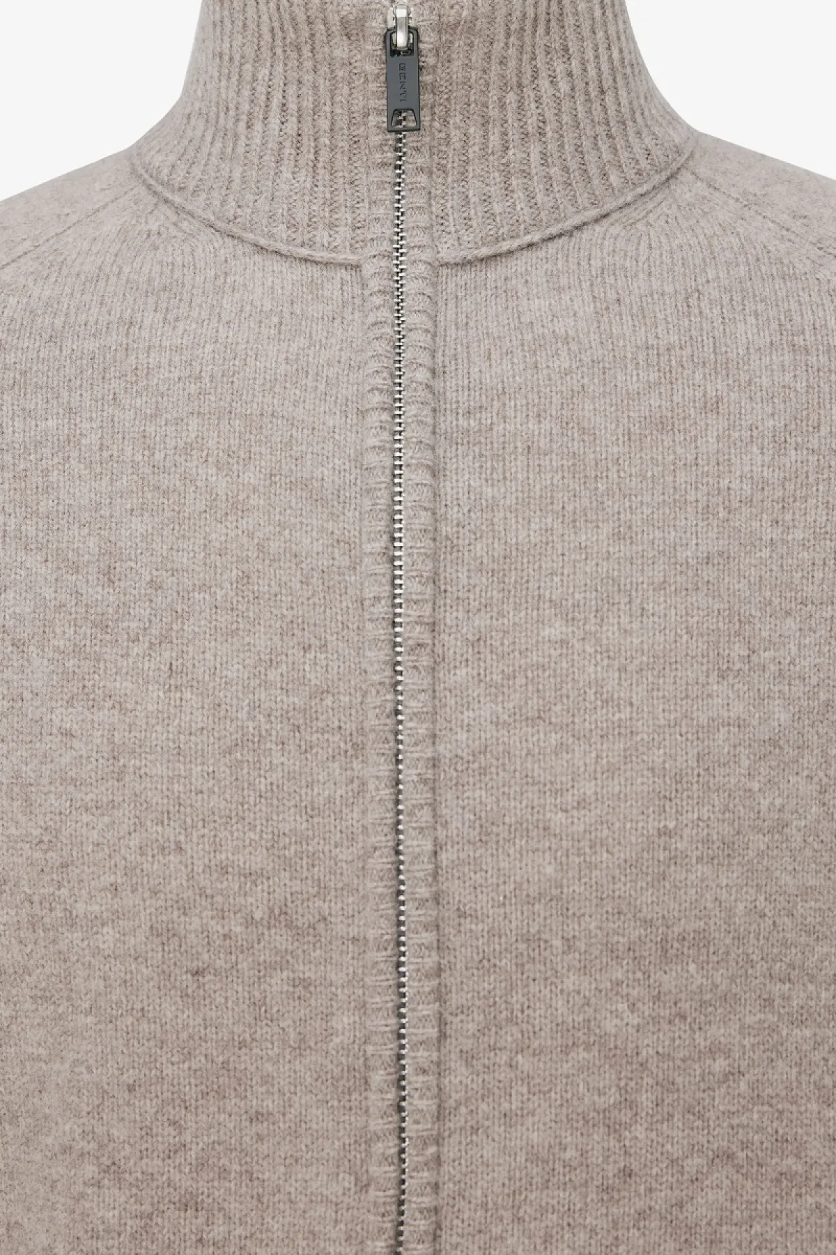 Turtle Zip Jacket | Beige