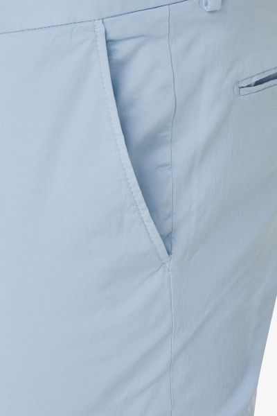 Stretch chino lichtblauw