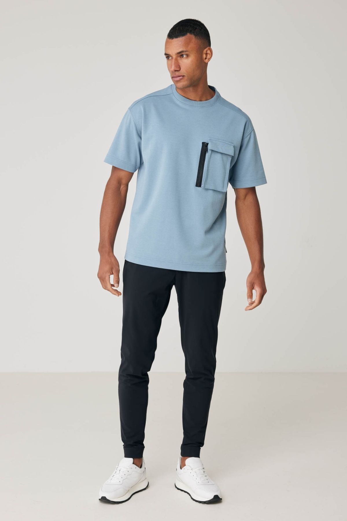 Relaxed fit tee pocket blauw